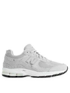 New Balance 2002R Trainers