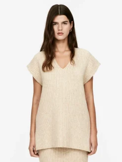 Relaxed Rib-Knit Vest