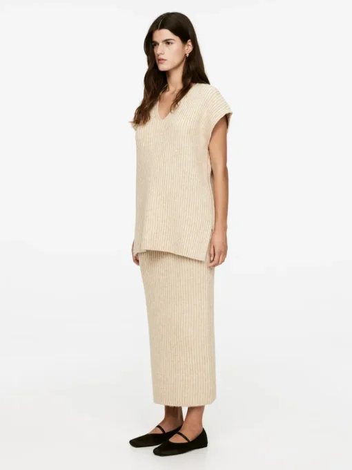Relaxed Rib-Knit Vest
