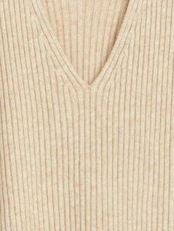 Relaxed Rib-Knit Vest